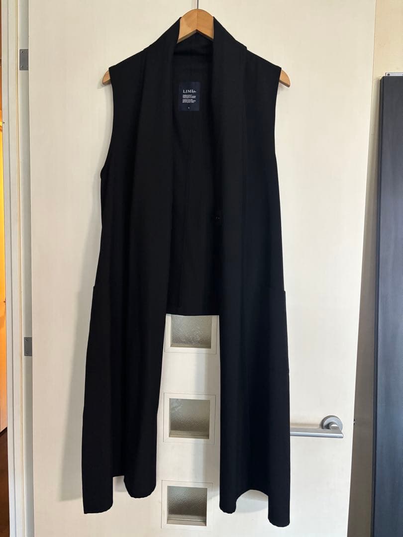 LIMI feu 黒 ベスト　変形ロングベスト