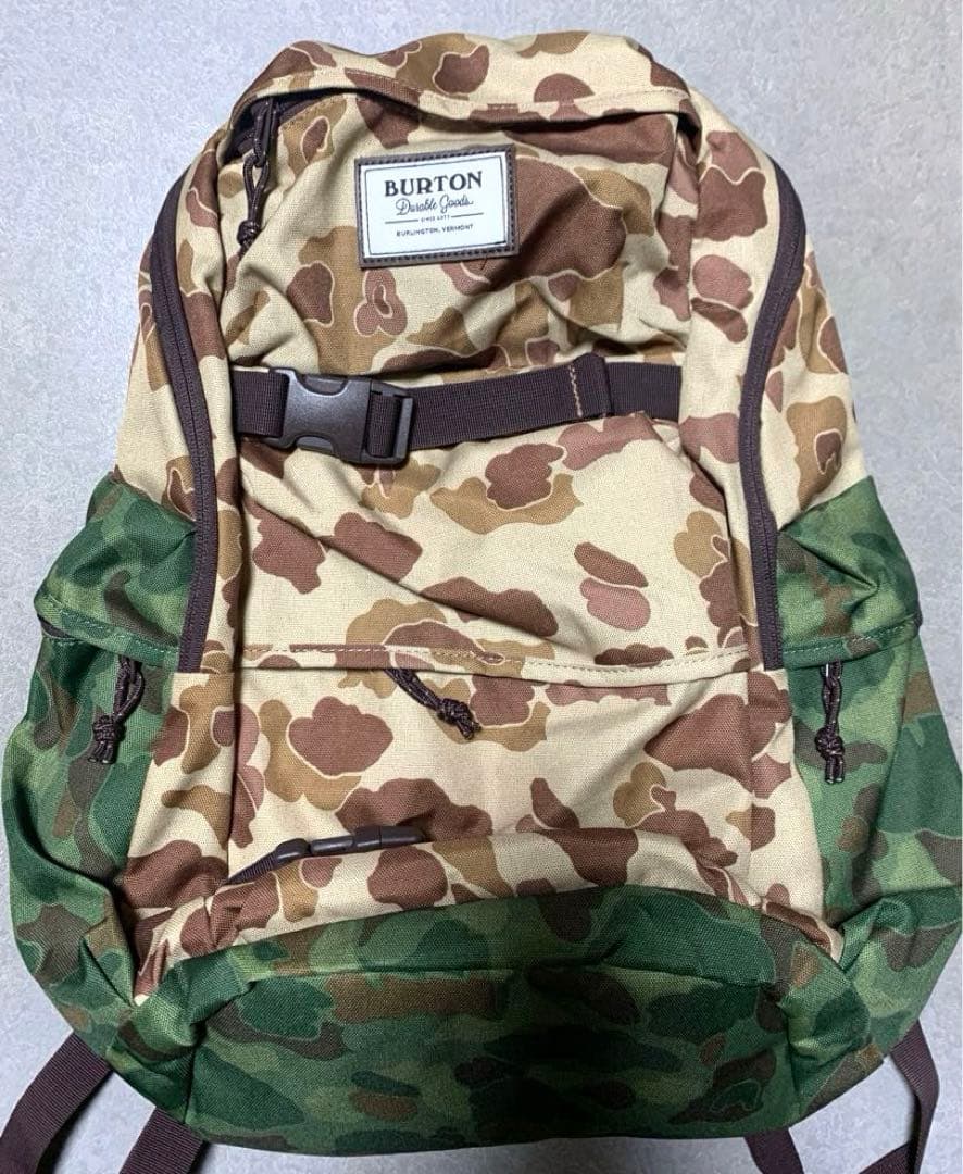 【新品】BURTON カモフラージュバックパック 中型