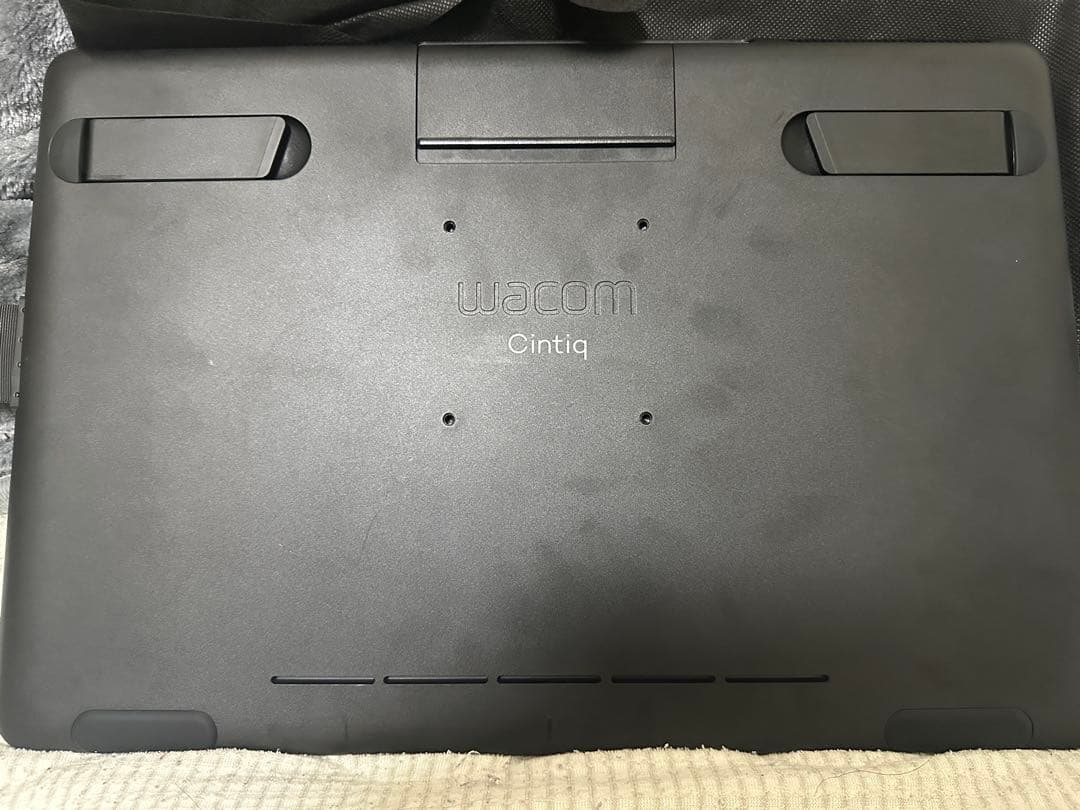 液タブ・ペンタブ Wacom Cintiq 16 DTK166