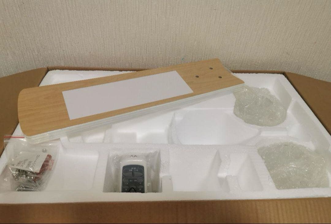 未使用 LOWYA Lasvolta 6Lシーリングファン6灯