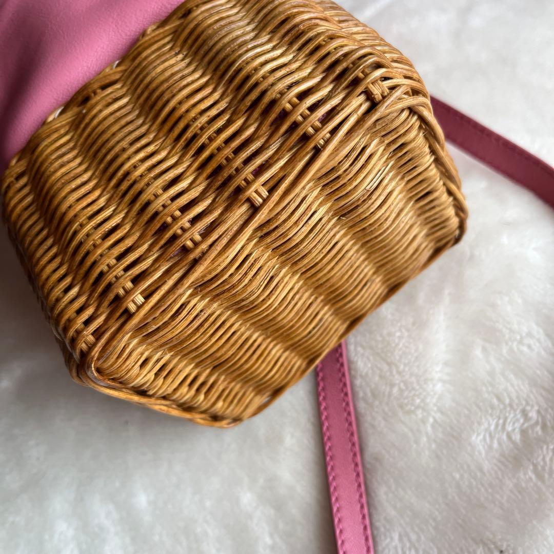 miu miu ピンク かごバッグ　ショルダーバッグ　かご