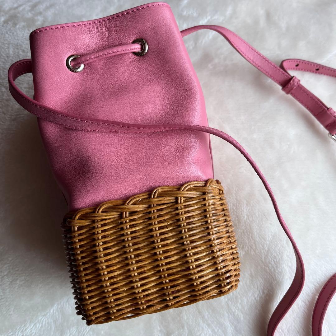miu miu ピンク かごバッグ　ショルダーバッグ　かご