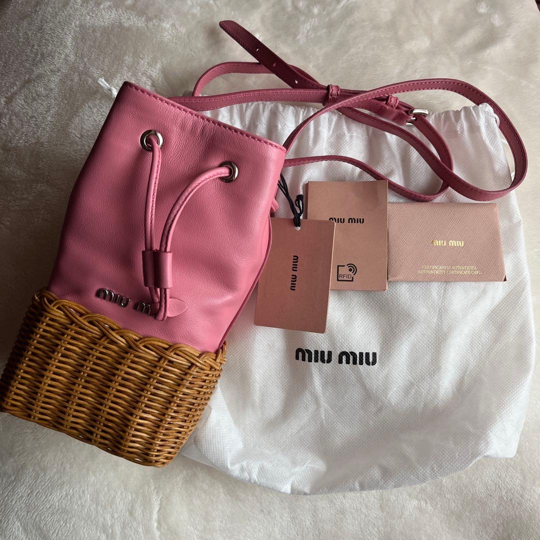 miu miu ピンク かごバッグ　ショルダーバッグ　かご