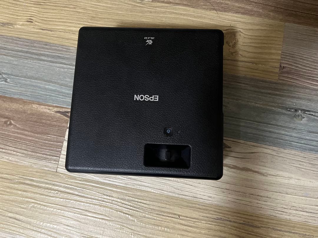 EPSON プロジェクター　EF-11