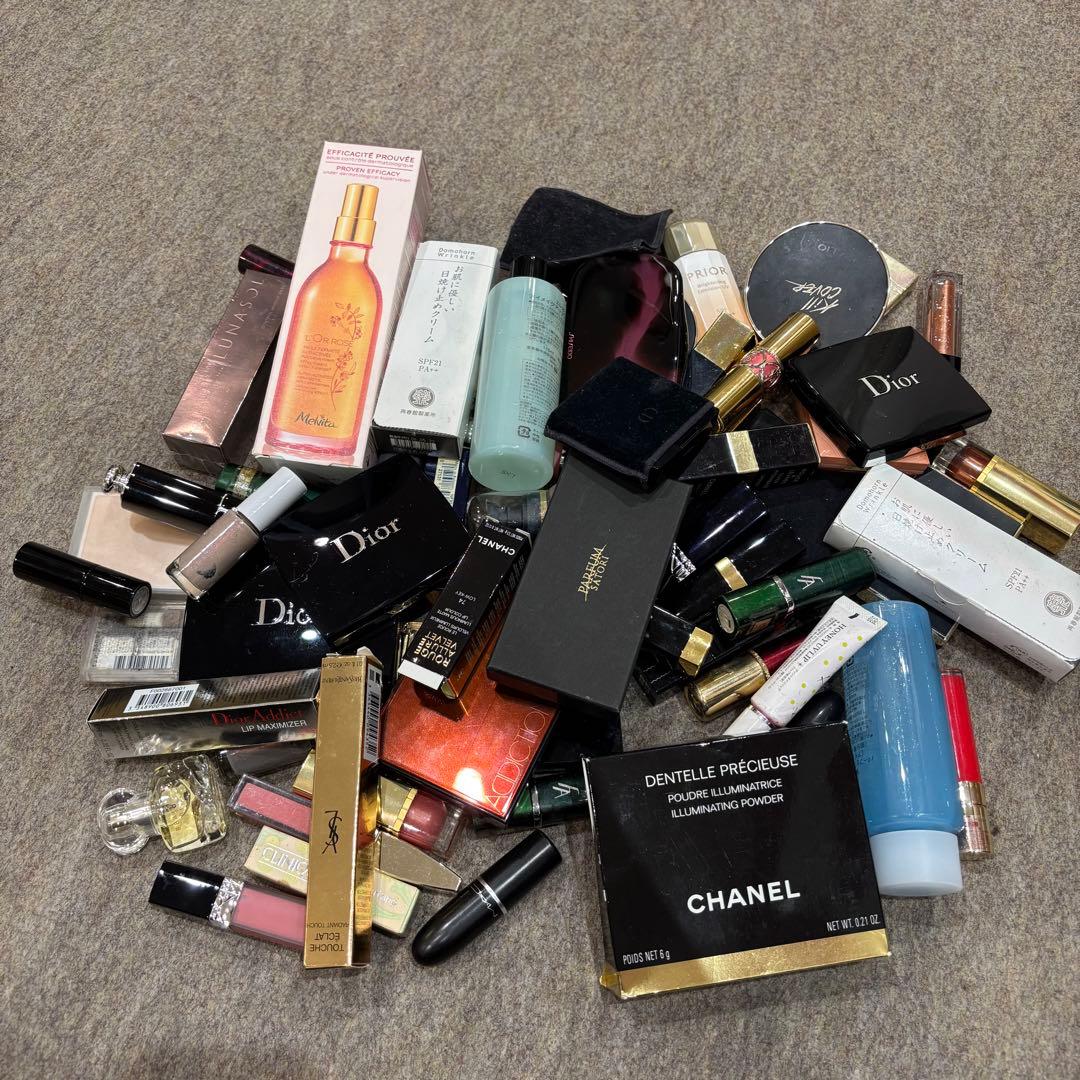 デパコス・シャネル多め！　コスメ　化粧品大量纏め売り約70点