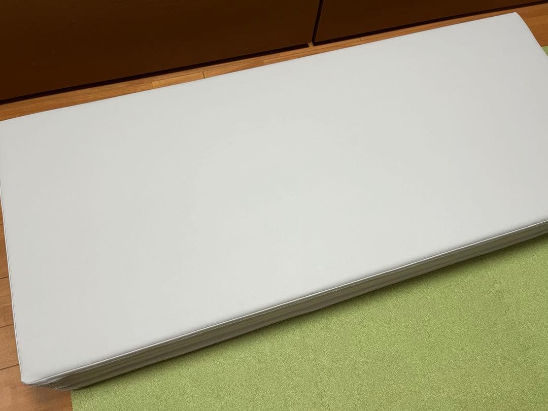 【超美品】厚手プレイマット 120×200cm Carre bebe