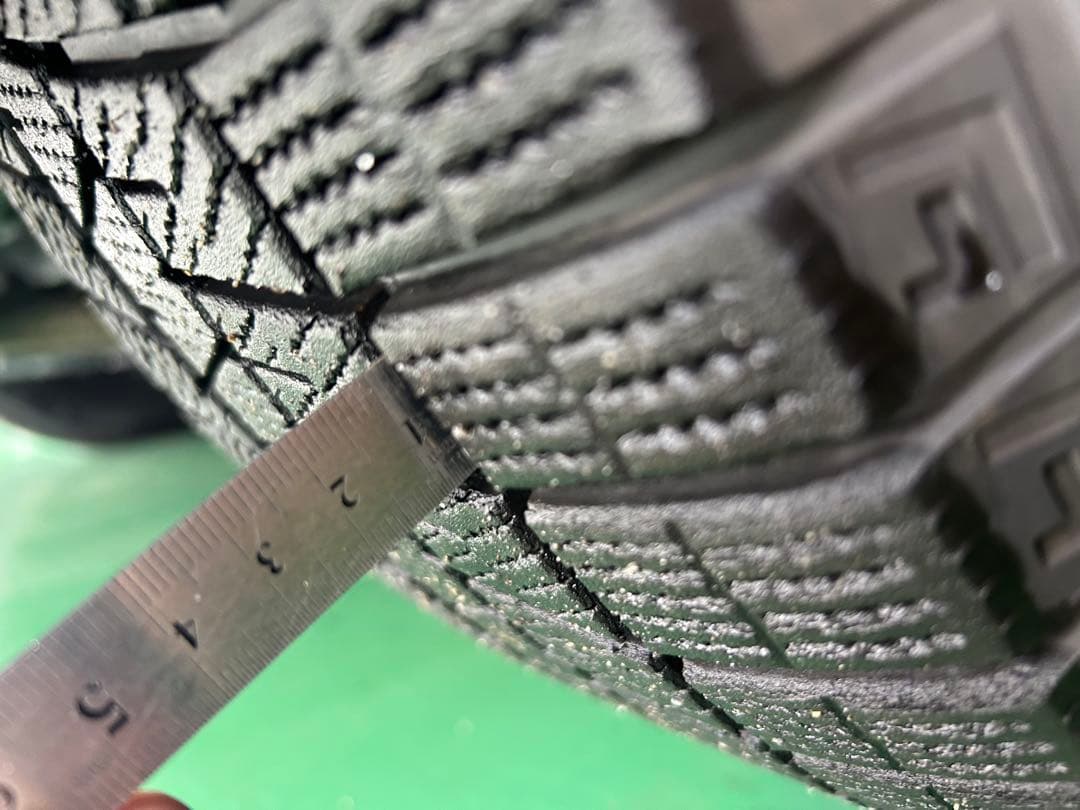 DUNLOP スタッドレス　アルファード、ヴェルファイア　トヨタ車全般など