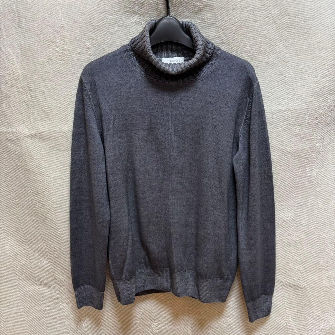 crucianiクルチアーニsize46タートルネックニット イタリア製