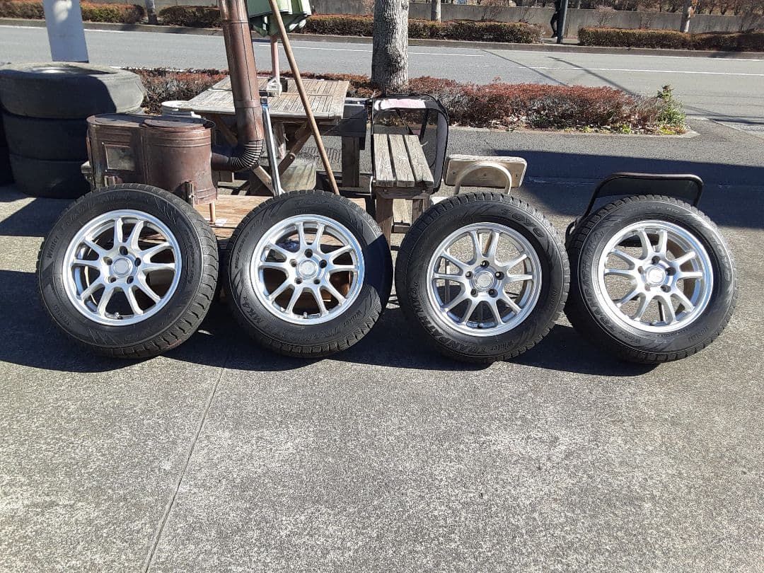 【最終価格】15インチ 　スタッドレスタイヤ&アルミホイールセット　4本