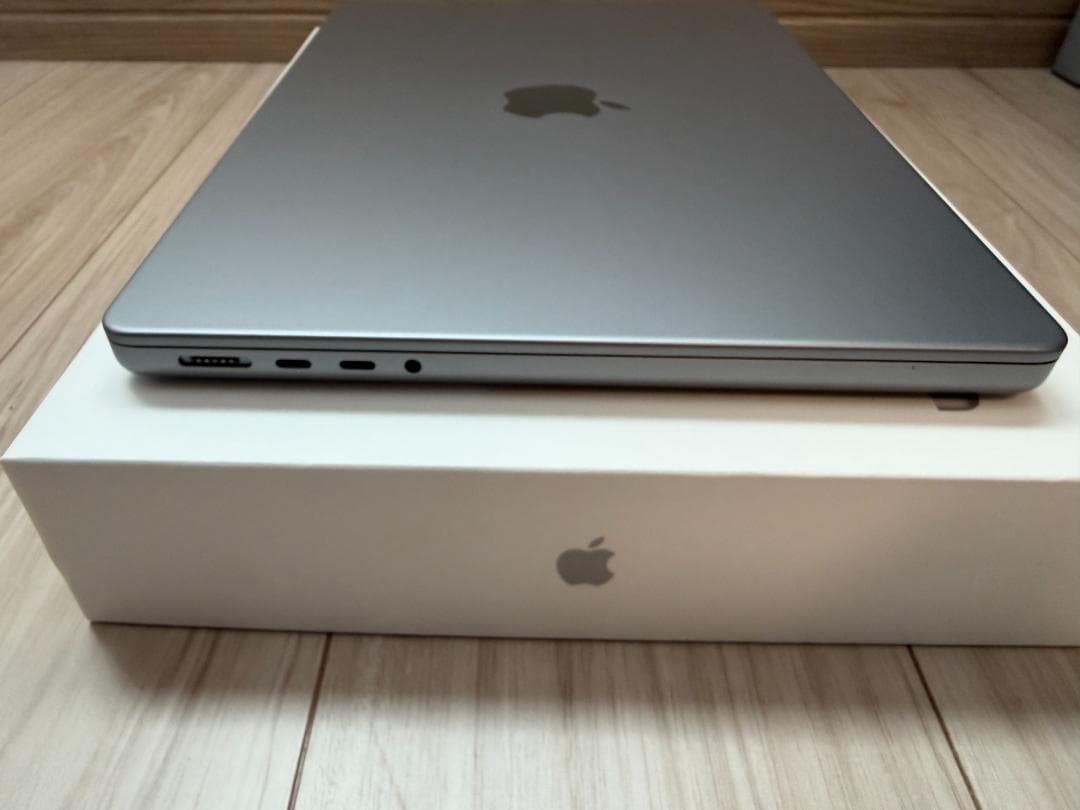 Macbook Pro 14インチ M2 16GB 512GB スペースグレイ