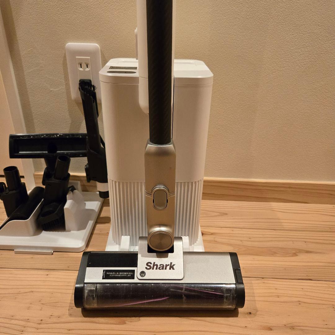 箱入りShark iQ+ コードレススティッククリーナー IW3241J