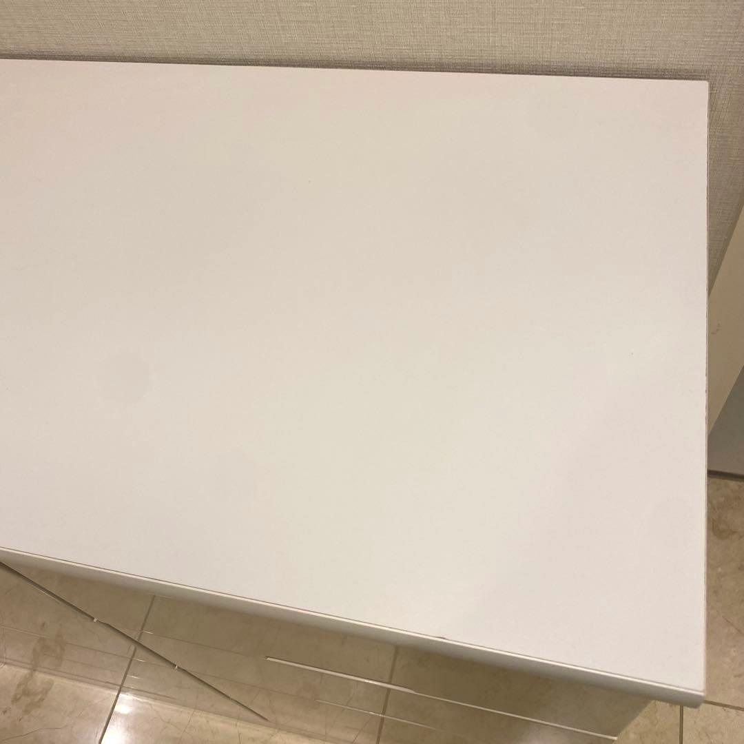 ニトリ　ホワイト　4段チェスト シンプル　ローチェスト　棚