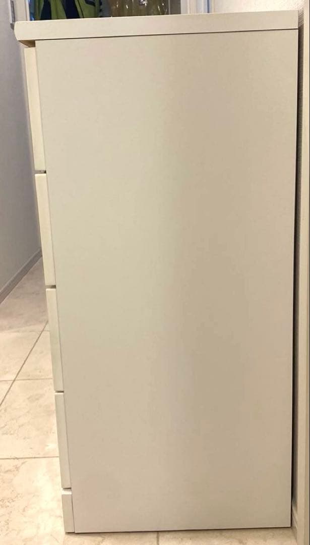 ニトリ　ホワイト　4段チェスト シンプル　ローチェスト　棚