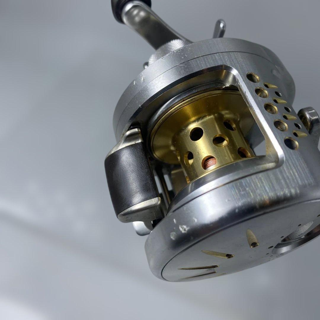 シマノ・03カルカッタコンクエスト201DＣ