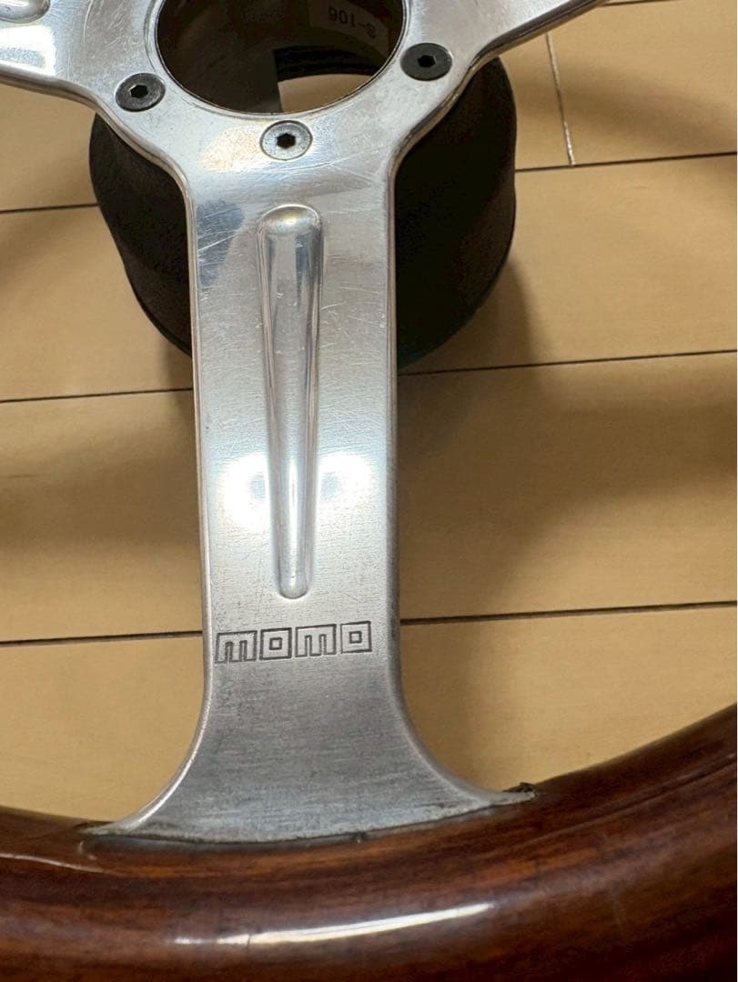 momo ウッドステアリング