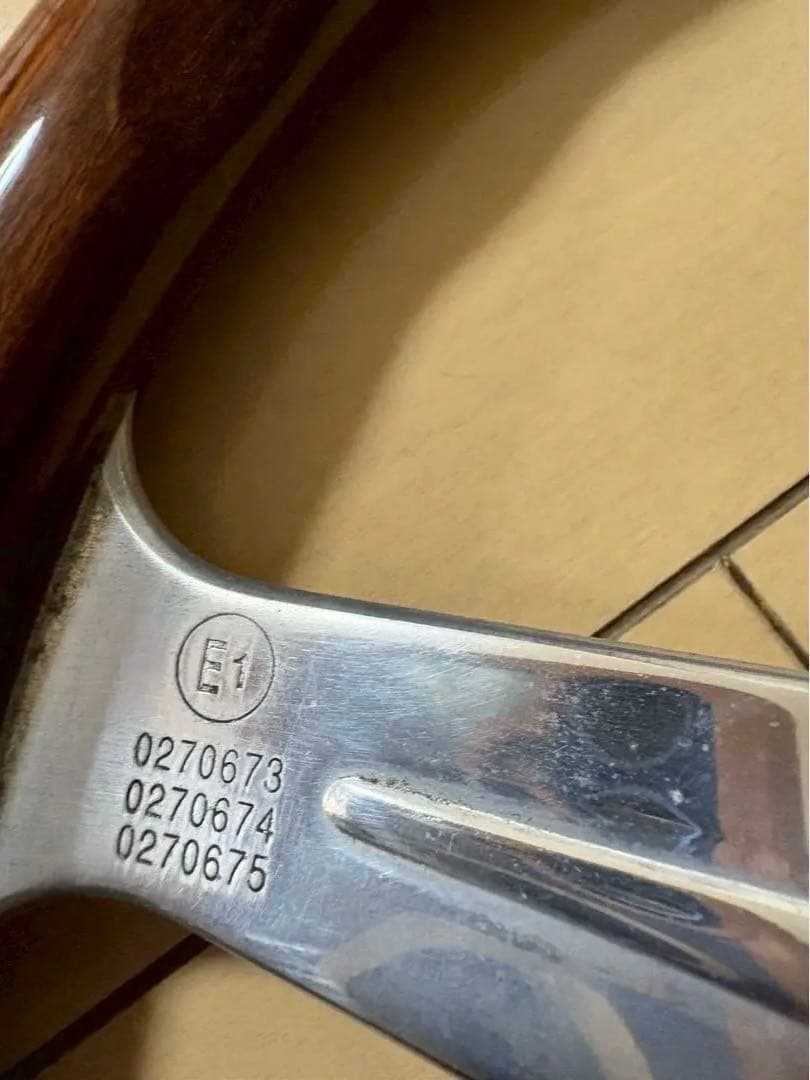 momo ウッドステアリング