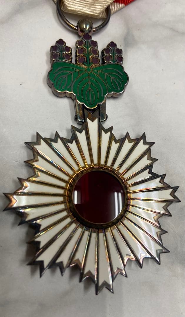 勲章 勲四等旭日小綬章