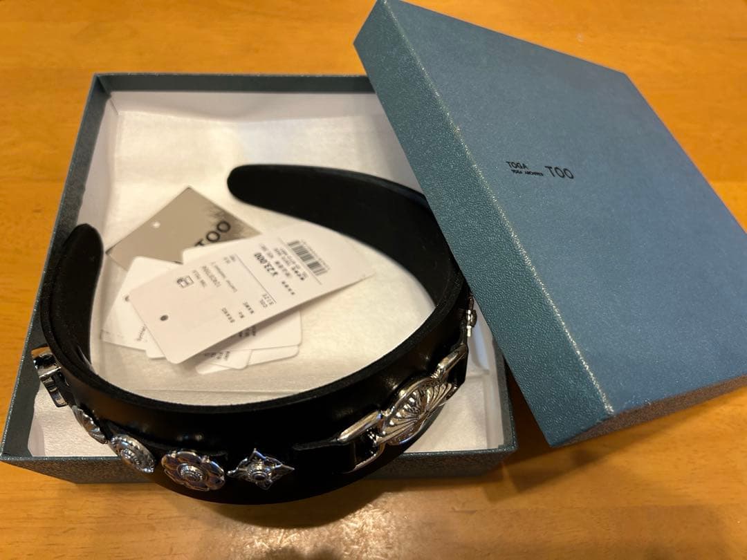 【TOGA TOO/トーガトゥ】Leather headband 2