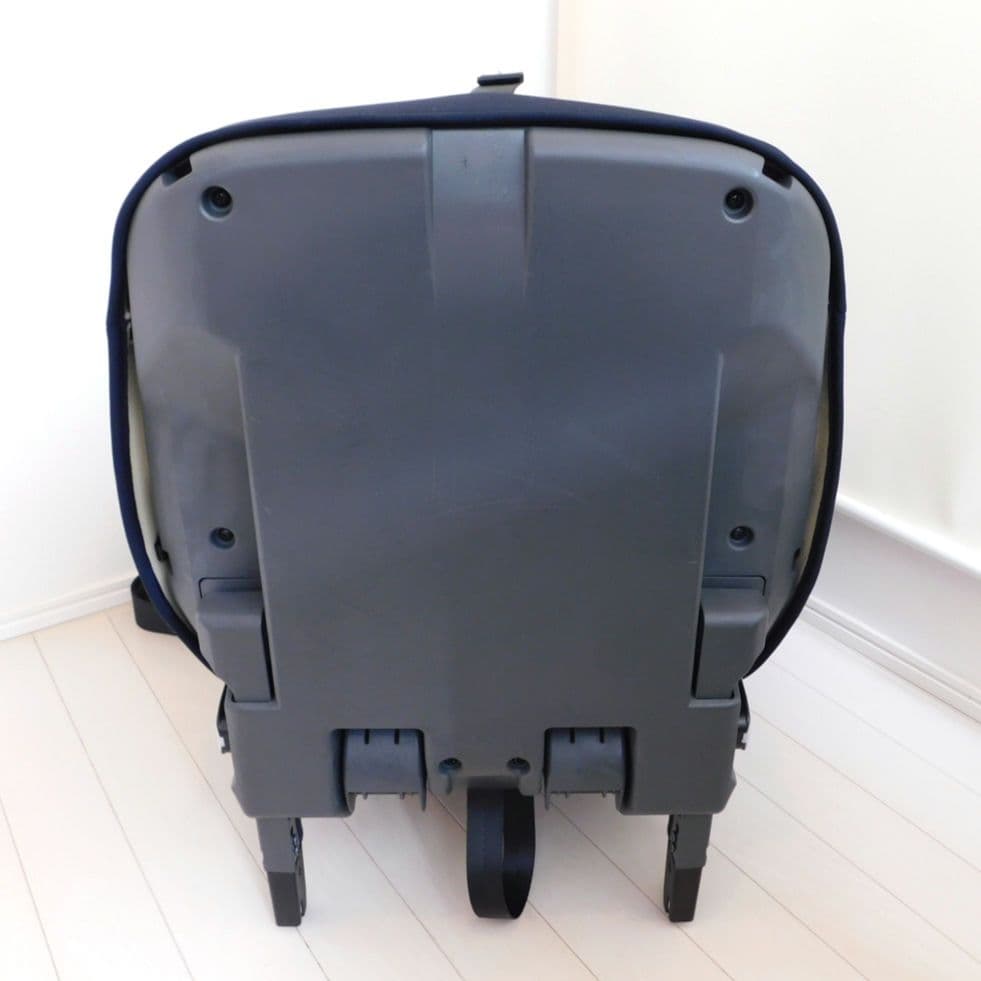 美品 コンビ ジョイトリップ アドバンス ネイビー ISOFIX エッグショック