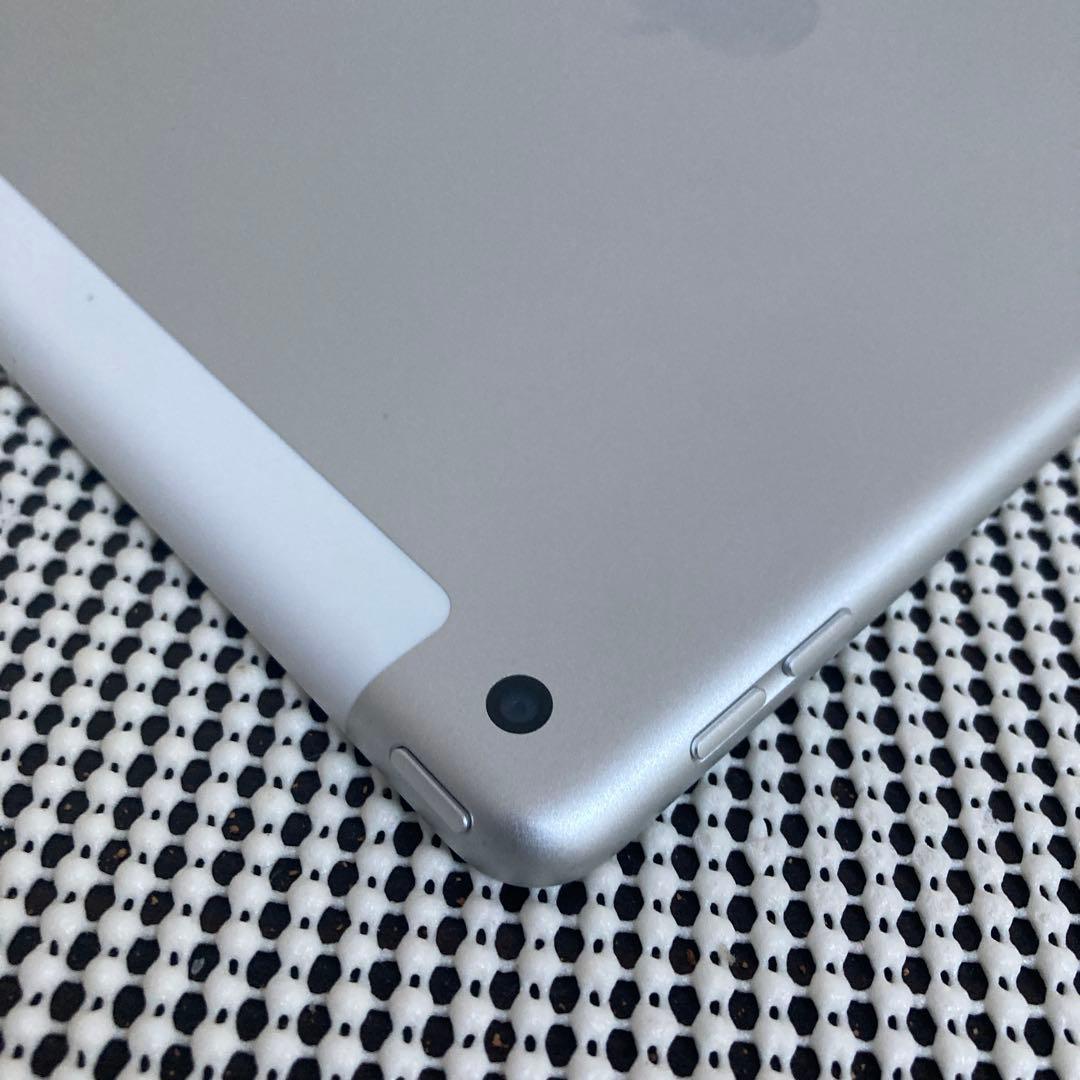 568 外観美品☆電池ほぼ新品☆iPad7第7世代 128GB SIMフリー☆