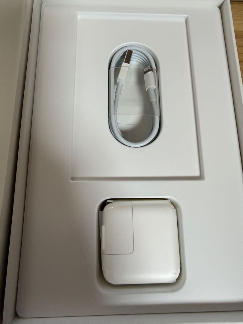 iPad Mini 4 wifiモデル 128GB 箱あり、付属品未使用