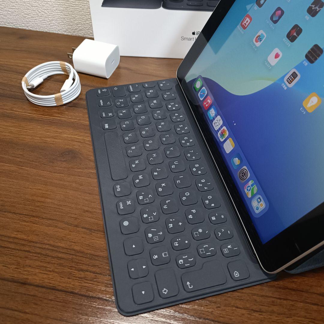 iPad 第9世代 64GB、Apple Smart Keyboard