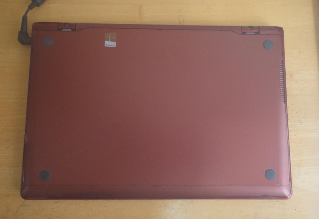 富士通 15.6インチ ノートPC レッド