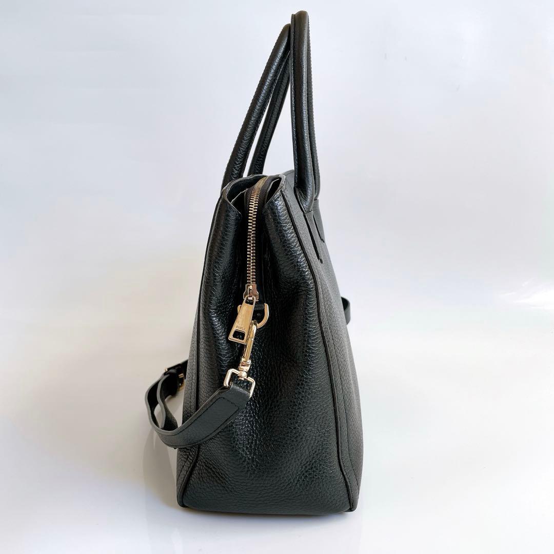 【フルラ】2way/ トート/ショルダー/バック/黒/ビジネス/レザー/A4可能