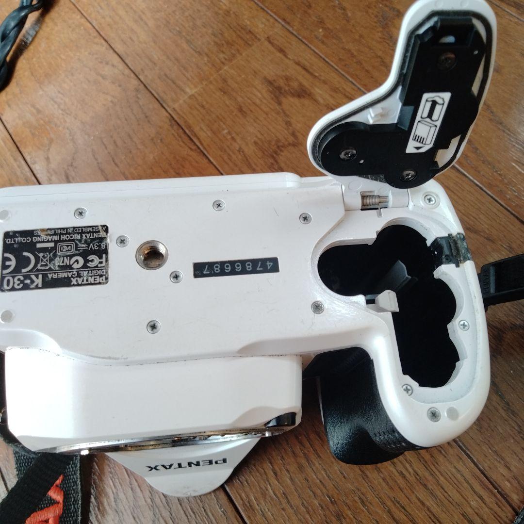 PENTAX K-30 デジタル一眼レフカメラ ホワイト　黒死病ジャンク品