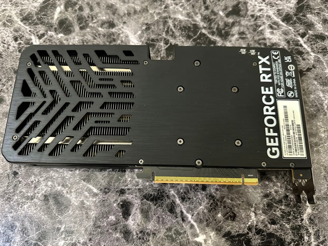 【美品】GEFORCE RTX 5060 8GB