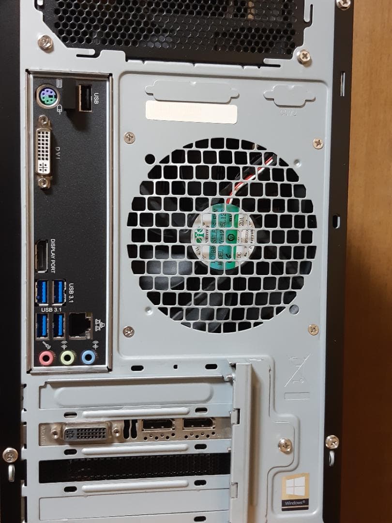 自作PC　i7 8700・16GB・SSD128GB・K4000・Win11