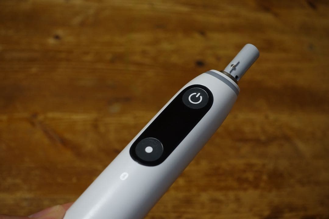 BRAUN Oral-B ブラウンオーラルb / io8 / ホワイト