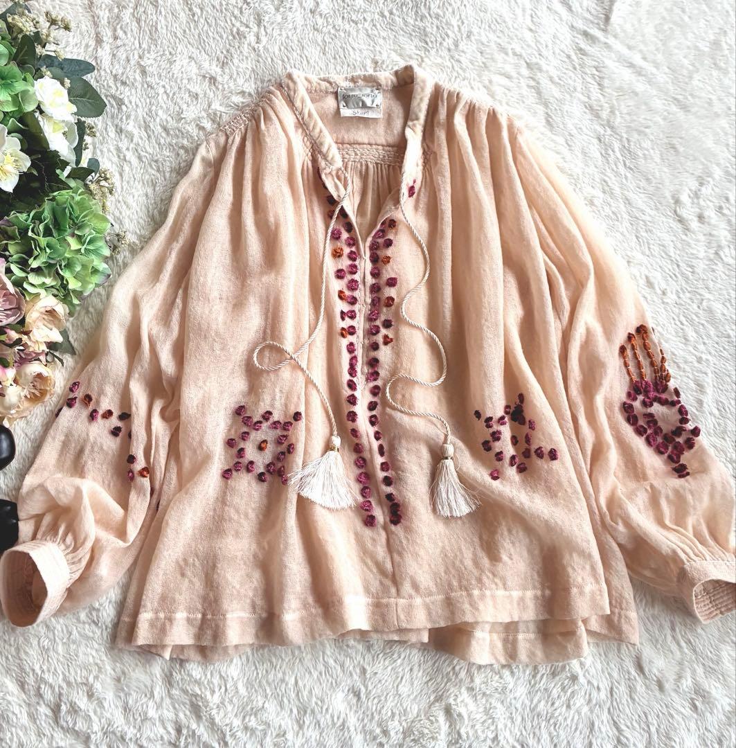 forte_forteフラワー刺繍ウールガーゼブラウス 春向け希少タッセル紐