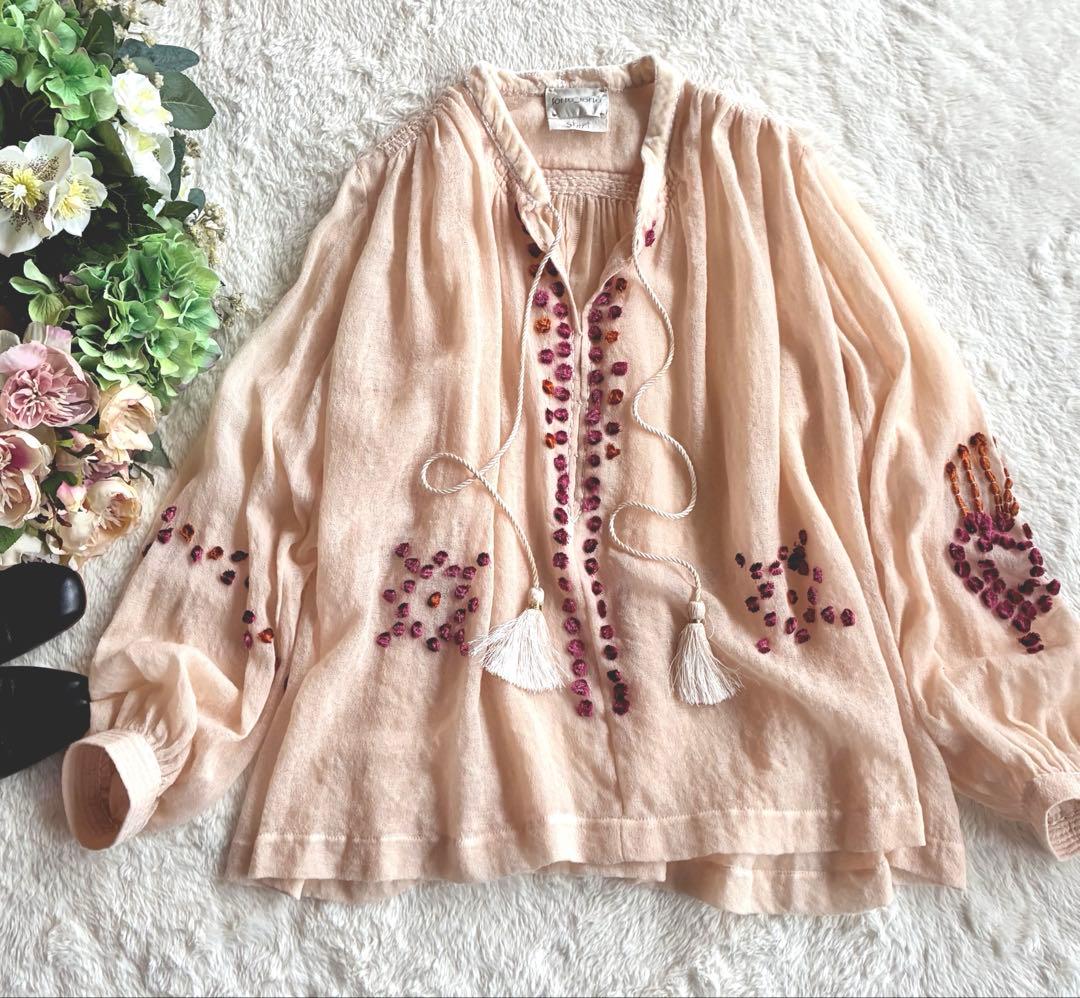 forte_forteフラワー刺繍ウールガーゼブラウス 春向け希少タッセル紐