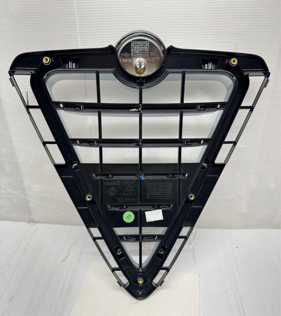 アルファロメオ ジュリエッタ フロントグリル