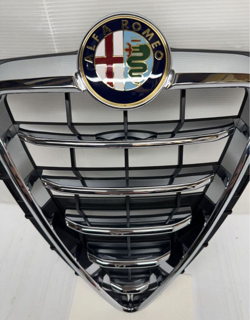 アルファロメオ ジュリエッタ フロントグリル