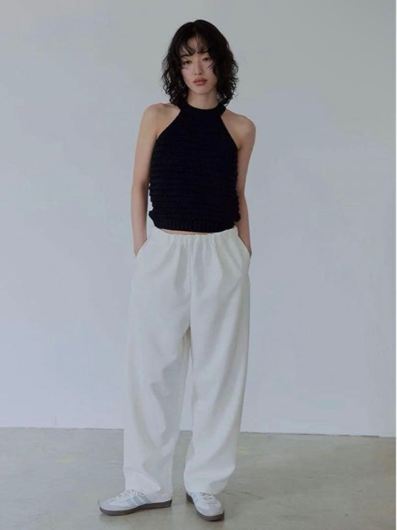 MEER. MAT SATIN RELAX PANTS ホワイト