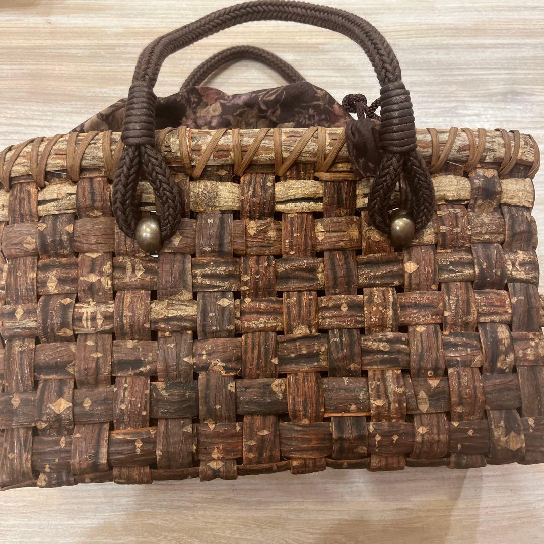 天然素材 ブラウン かごバッグ胡桃？山葡萄？