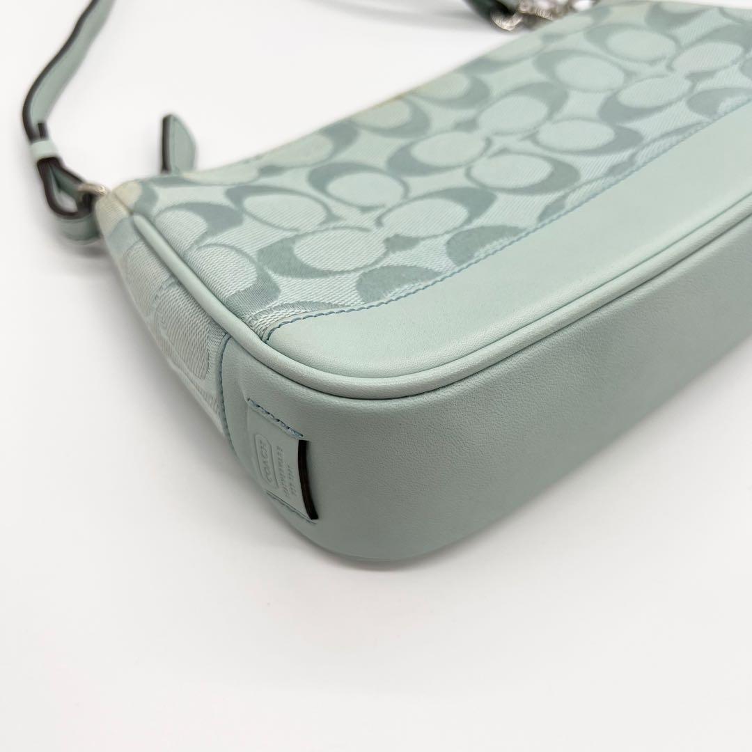 バッグ Coach 6094 Signature Accessory pouch y2k