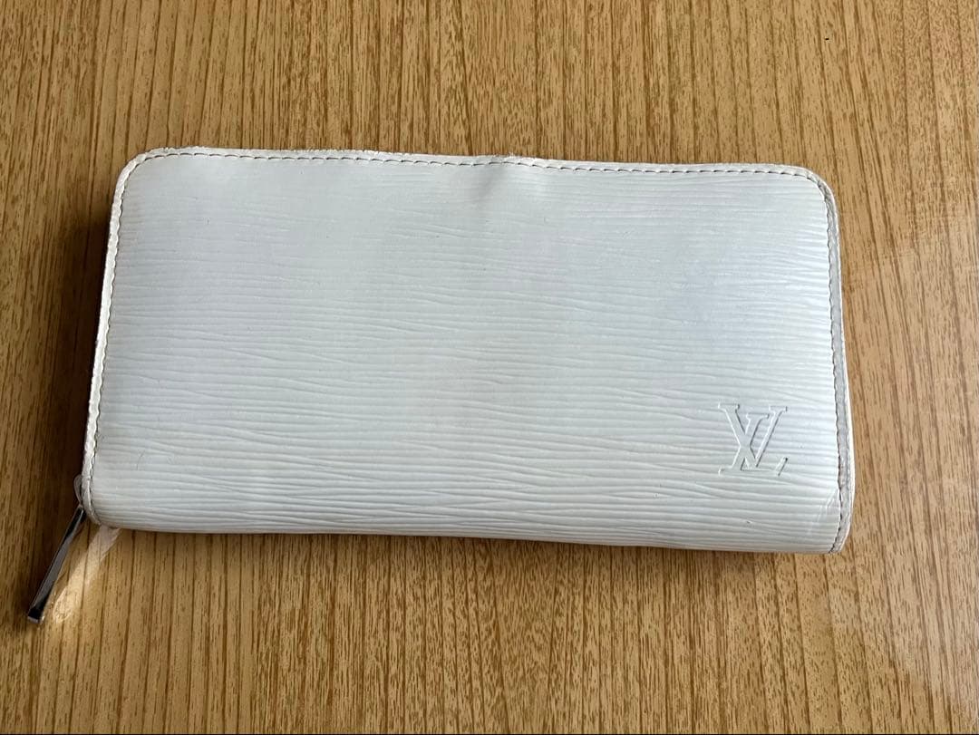 ルイヴィトン長財布　エピホワイト （LOUIS VUITTON）
