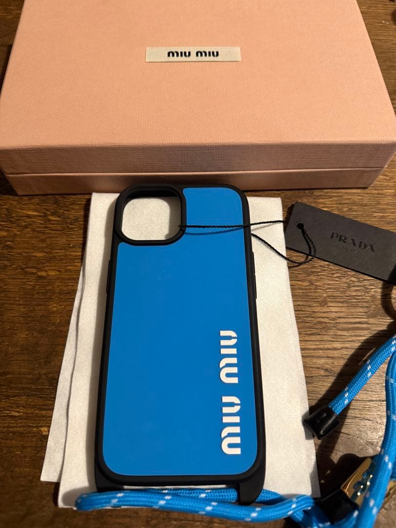 【日本未入荷】MIU MIU iPhone15 スマホケース ブルー　13 14