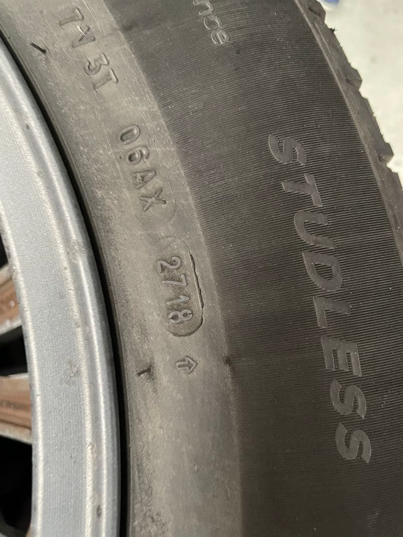 JEEPレネゲード チェロキー スタッドレス ホイール 4本雪道ジープ