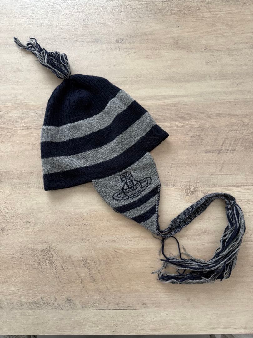 ス*カ様 ヴィヴィアンウエストウッド 耳あて付きニット帽 ネイビーグレー