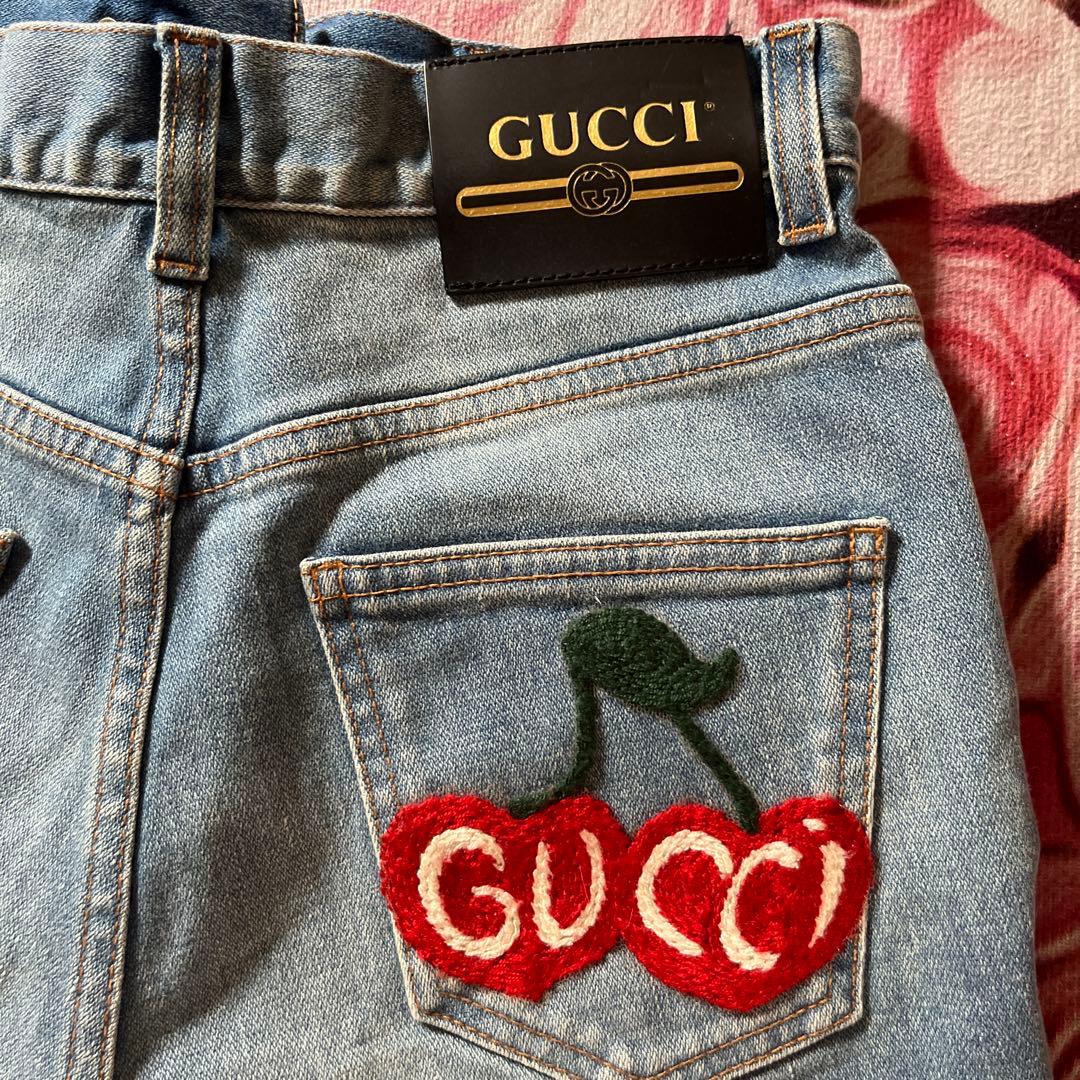 年内値下げ‼️GUCCI チェリー刺繍 ショートパンツ 25