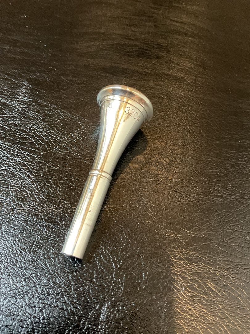 同時出品のYHR-567Dの付属品一式　マウスピース/ケースなど