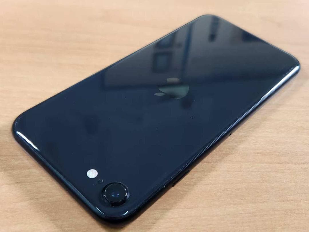 020500I iPhone SE第2世代 A2296 64GB 最大容量83%