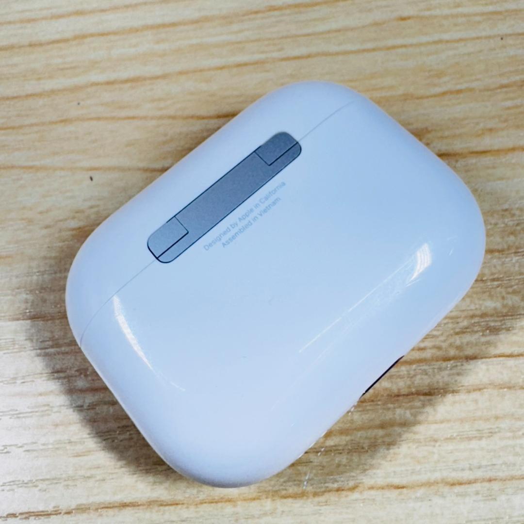 561 Apple AirPods Pro 第3世代 MFHP4J/A