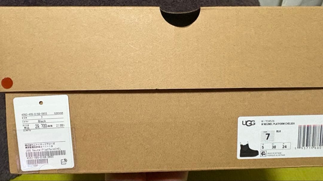 UGG ニューメルプラットフォーム チェルシー 黒 7 24㎝