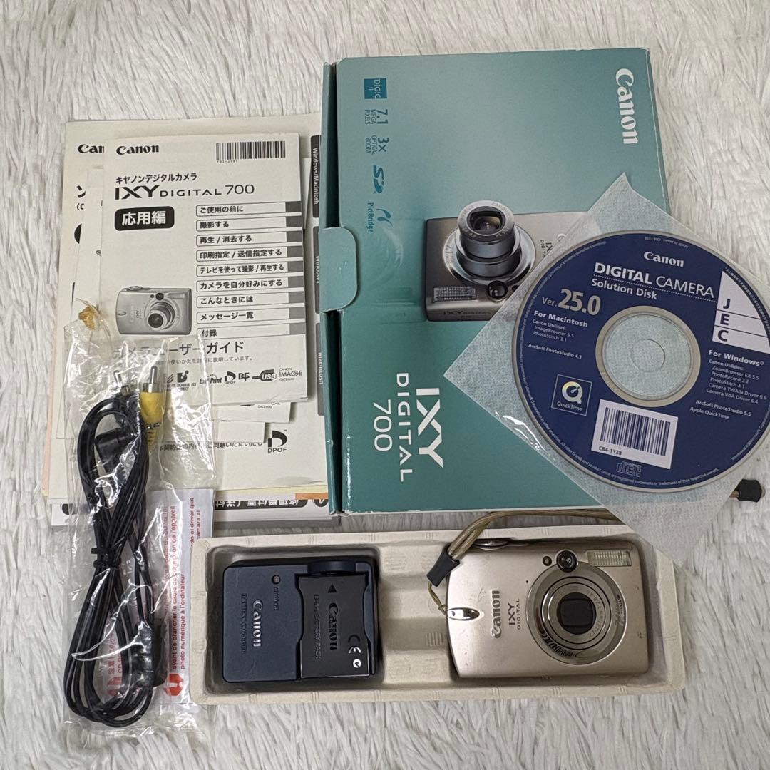 Canon カメラ　IXY 700 PC1169 充電器　箱 コンデジ　動作品