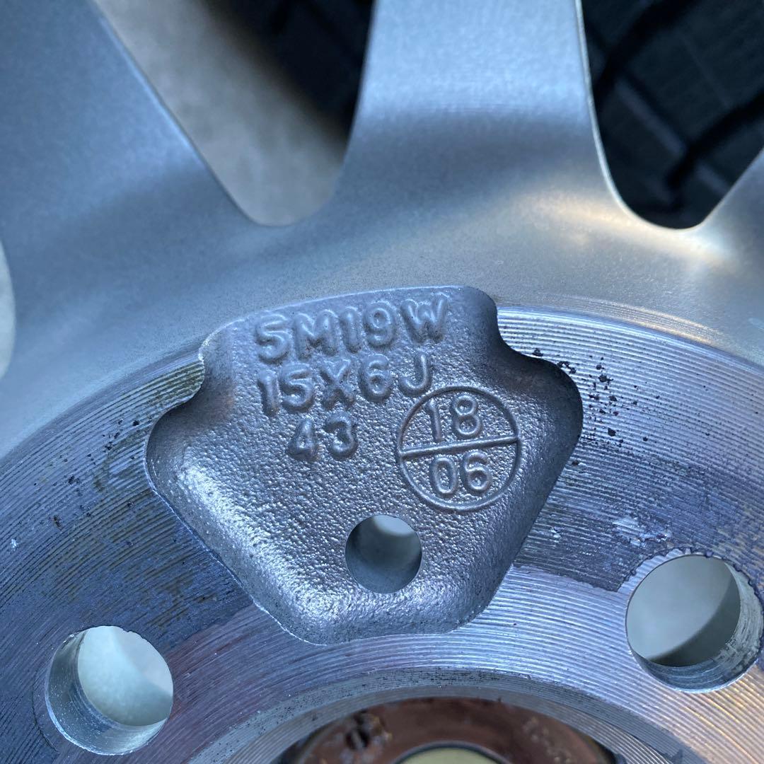 中古バリ溝グッドイヤースタッドレスセット185/60R15旧型シエンタ　送料無料